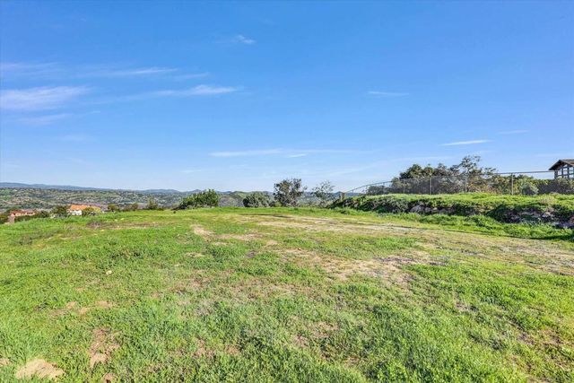 32039 Via Vera, Bonsall, CA 92003