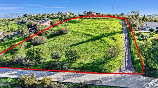 32039 Via Vera, Bonsall, CA 92003