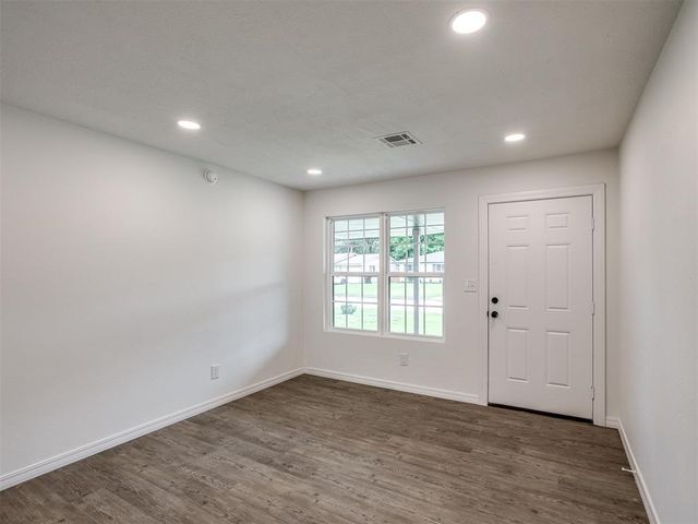 732 N Dallas Avenue, Moore, OK 73160