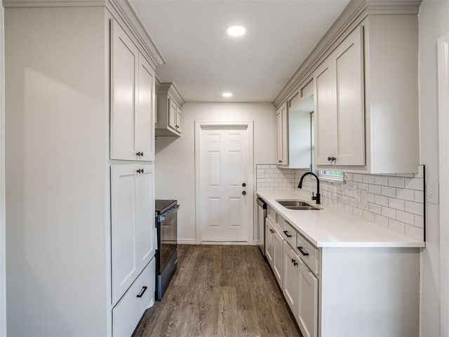 732 N Dallas Avenue, Moore, OK 73160