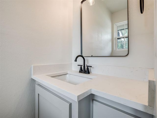 732 N Dallas Avenue, Moore, OK 73160