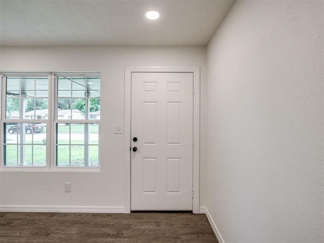 732 N Dallas Avenue, Moore, OK 73160