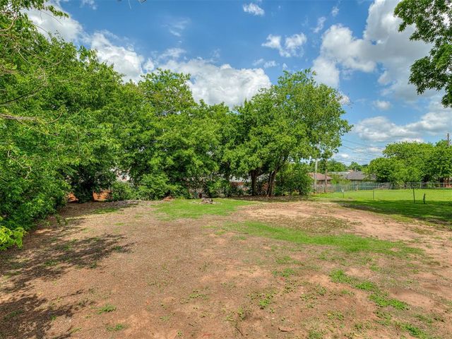 732 N Dallas Avenue, Moore, OK 73160