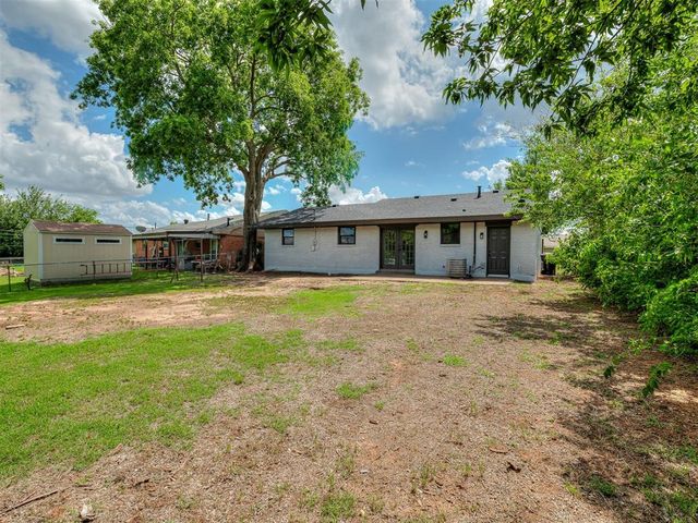 732 N Dallas Avenue, Moore, OK 73160