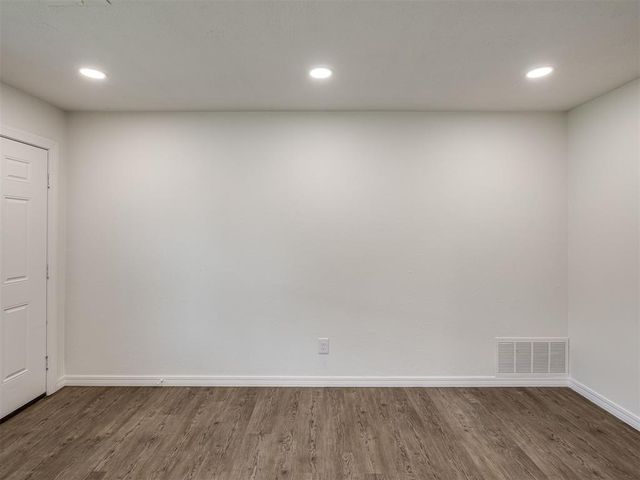 732 N Dallas Avenue, Moore, OK 73160