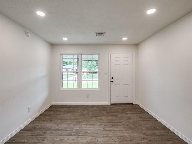 732 N Dallas Avenue, Moore, OK 73160