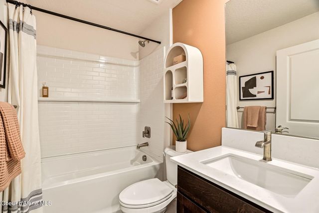 1123 W Pinewood Loop, Coeur D'alene, ID 83814