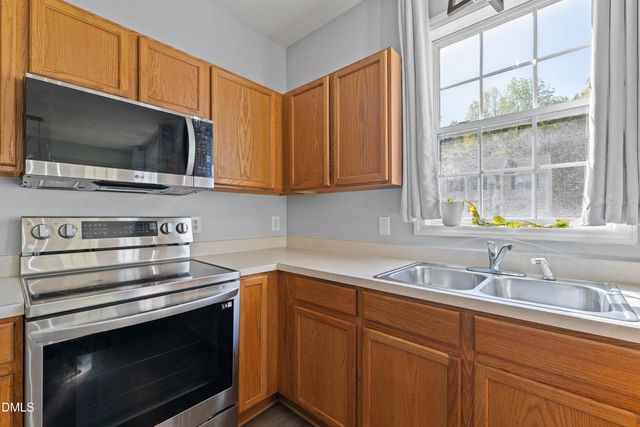 2528 Laurel Falls Lane, Raleigh, NC 27603