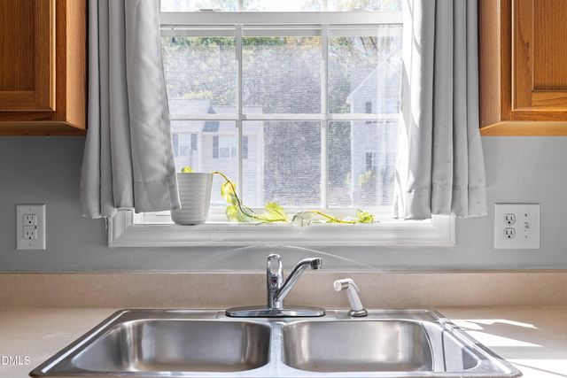 2528 Laurel Falls Lane, Raleigh, NC 27603