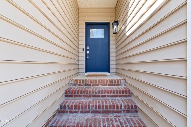 2528 Laurel Falls Lane, Raleigh, NC 27603