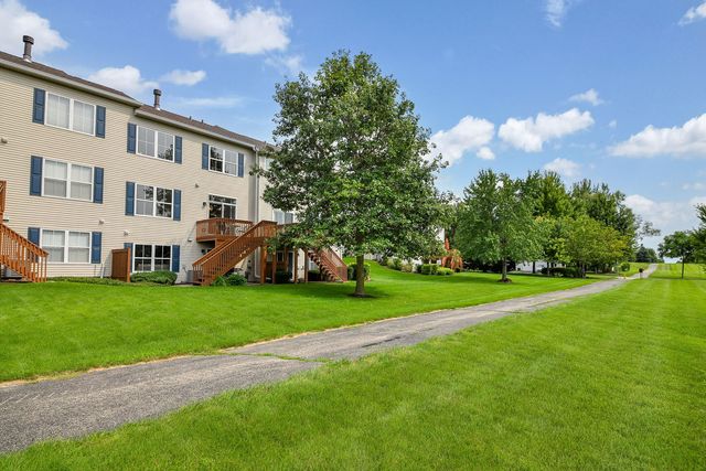 323 Fairmont Court, St. Charles, IL 60175
