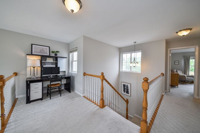 323 Fairmont Court, St. Charles, IL 60175