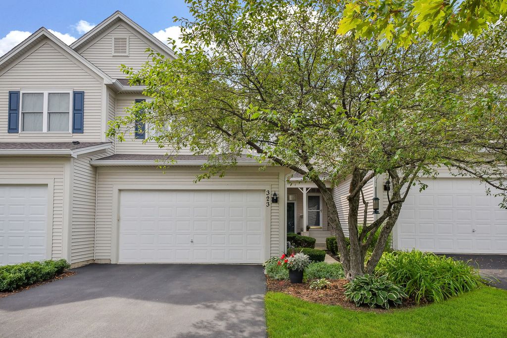 323 Fairmont Court, St. Charles, IL 60175