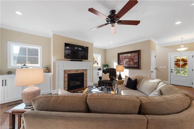 7608 Monty Drive, Kernersville, NC 27284