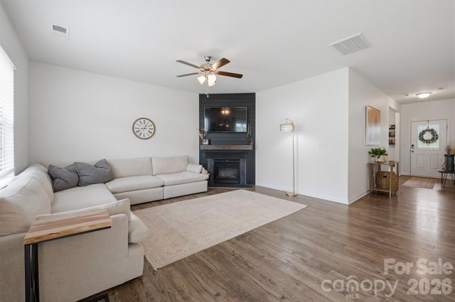 7004 Branch Fork Road, Charlotte, NC 28215