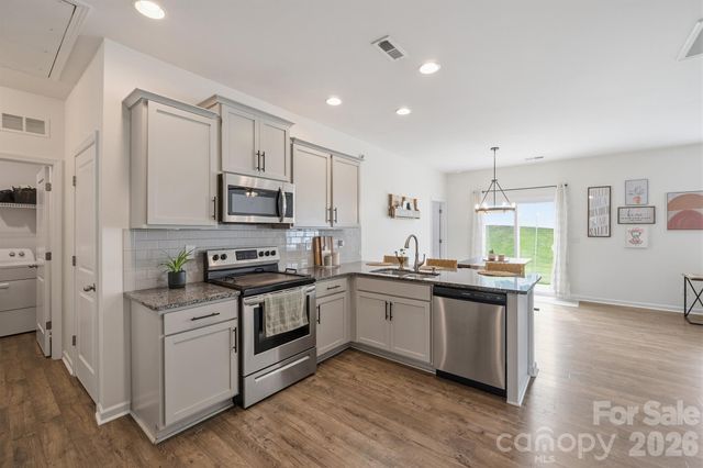 7004 Branch Fork Road, Charlotte, NC 28215