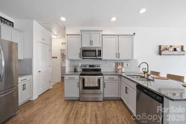 7004 Branch Fork Road, Charlotte, NC 28215