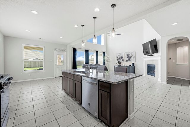 84 Carmel Drive, Manvel, TX 77578