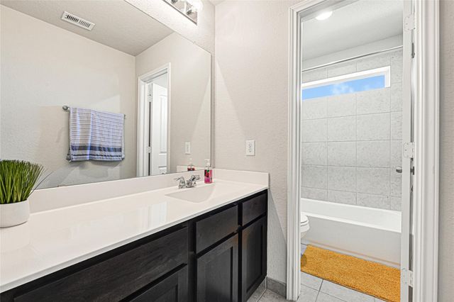 84 Carmel Drive, Manvel, TX 77578