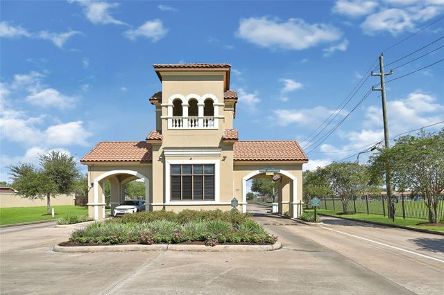 84 Carmel Drive, Manvel, TX 77578