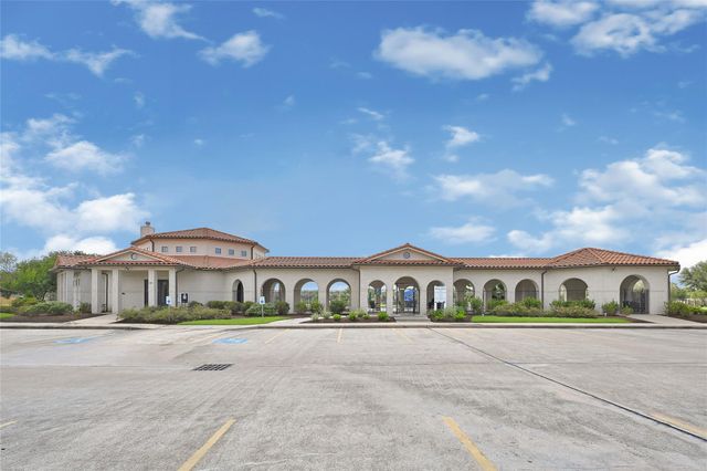 84 Carmel Drive, Manvel, TX 77578