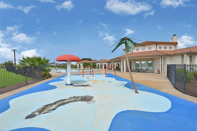 84 Carmel Drive, Manvel, TX 77578