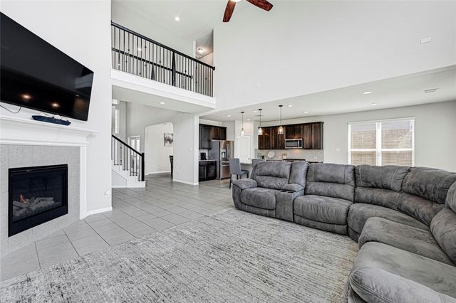 84 Carmel Drive, Manvel, TX 77578