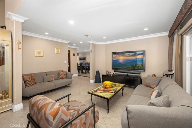 10610 Oak Tree Way, Sunland, CA 91040