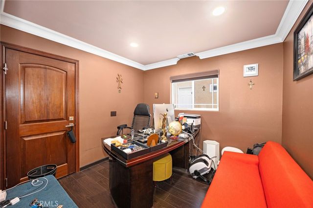 10610 Oak Tree Way, Sunland, CA 91040