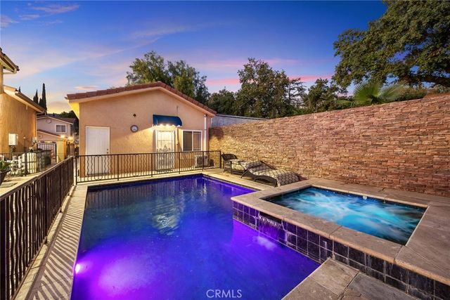 10610 Oak Tree Way, Sunland, CA 91040