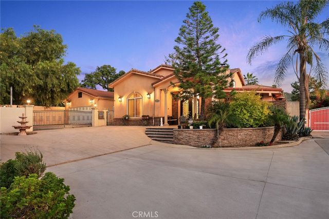 10610 Oak Tree Way, Sunland, CA 91040