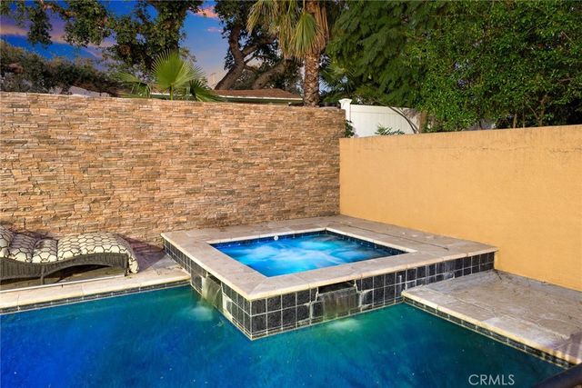 10610 Oak Tree Way, Sunland, CA 91040