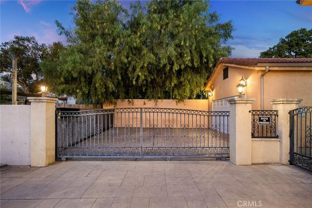 10610 Oak Tree Way, Sunland, CA 91040