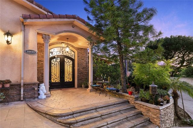 10610 Oak Tree Way, Sunland, CA 91040