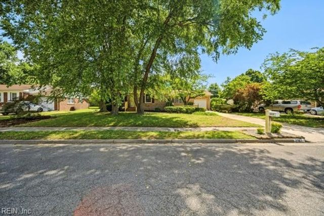 2917 Stratford DR, Chesapeake, VA 23321