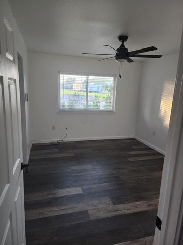 1106 Seafoam Road, Houston, TX 77062