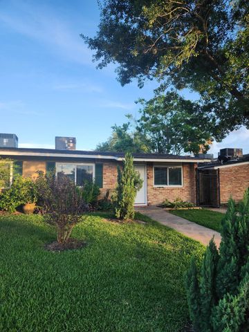 1106 Seafoam Road, Houston, TX 77062