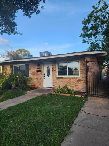 1106 Seafoam Road, Houston, TX 77062