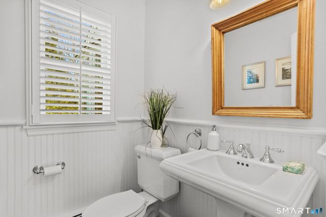 2 Red Rose Circle, Darien, CT 06820