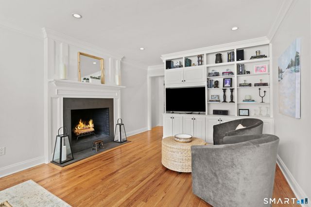 2 Red Rose Circle, Darien, CT 06820