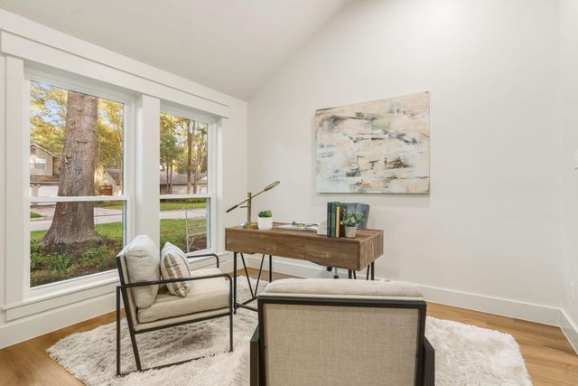 235 S Pathfinders Circle, The Woodlands, TX 77381
