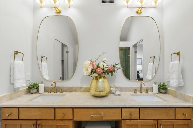 235 S Pathfinders Circle, The Woodlands, TX 77381
