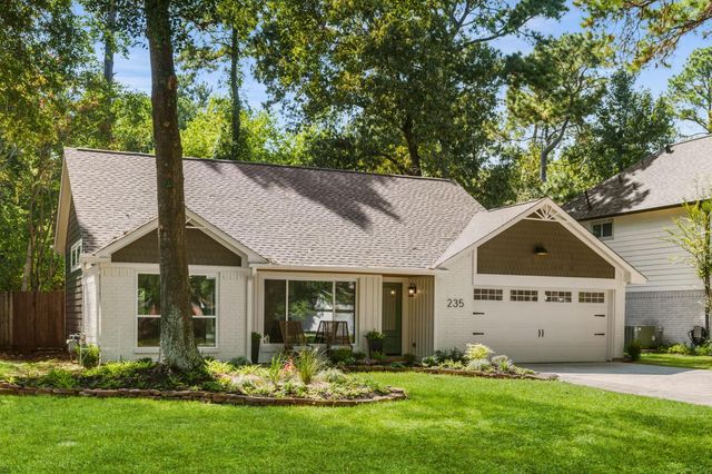 235 S Pathfinders Circle, The Woodlands, TX 77381