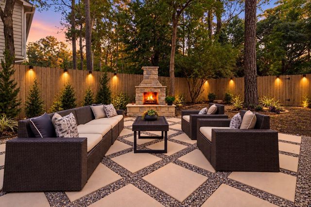 235 S Pathfinders Circle, The Woodlands, TX 77381
