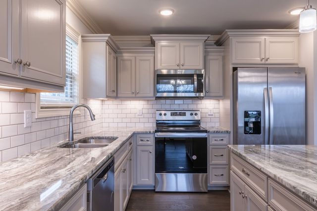 254 Hutch Ct, Gallatin, TN 37066