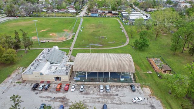 9902 Clark Road A, Houston, TX 77076