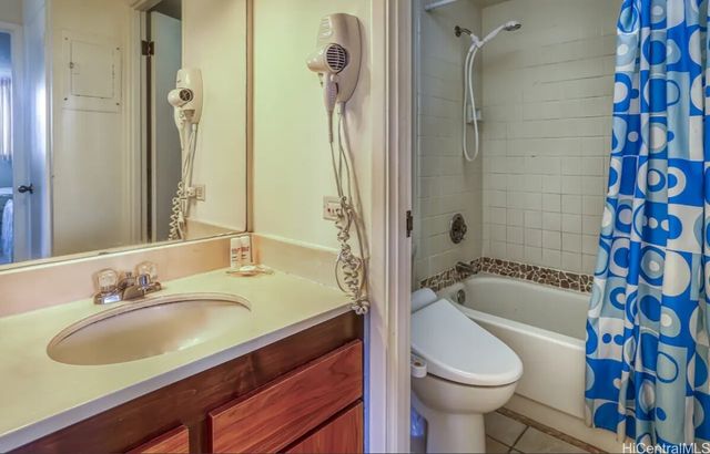 2240 Kuhio Avenue 1005, Honolulu, HI 96815