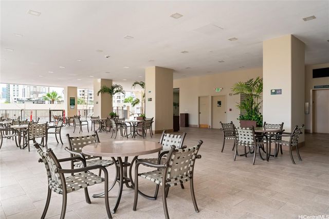 2240 Kuhio Avenue 1005, Honolulu, HI 96815