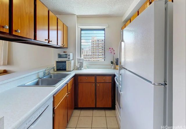 2240 Kuhio Avenue 1005, Honolulu, HI 96815