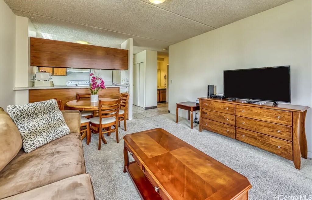 2240 Kuhio Avenue 1005, Honolulu, HI 96815